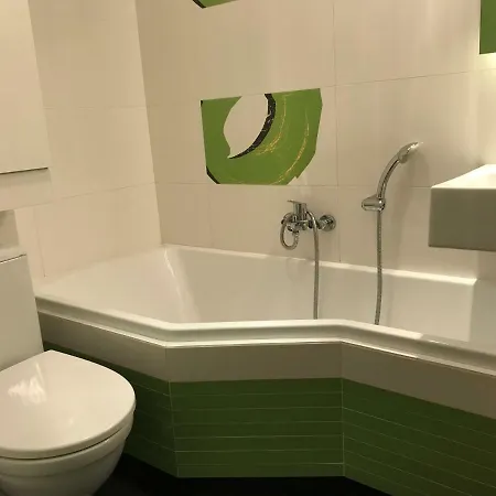 Nina Na Bielanskiej * Varşova